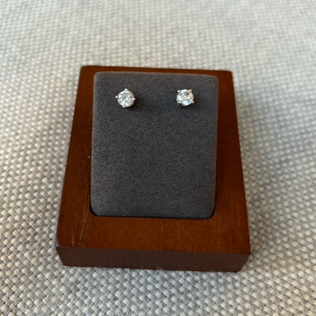Blue Nile Diamond Studs